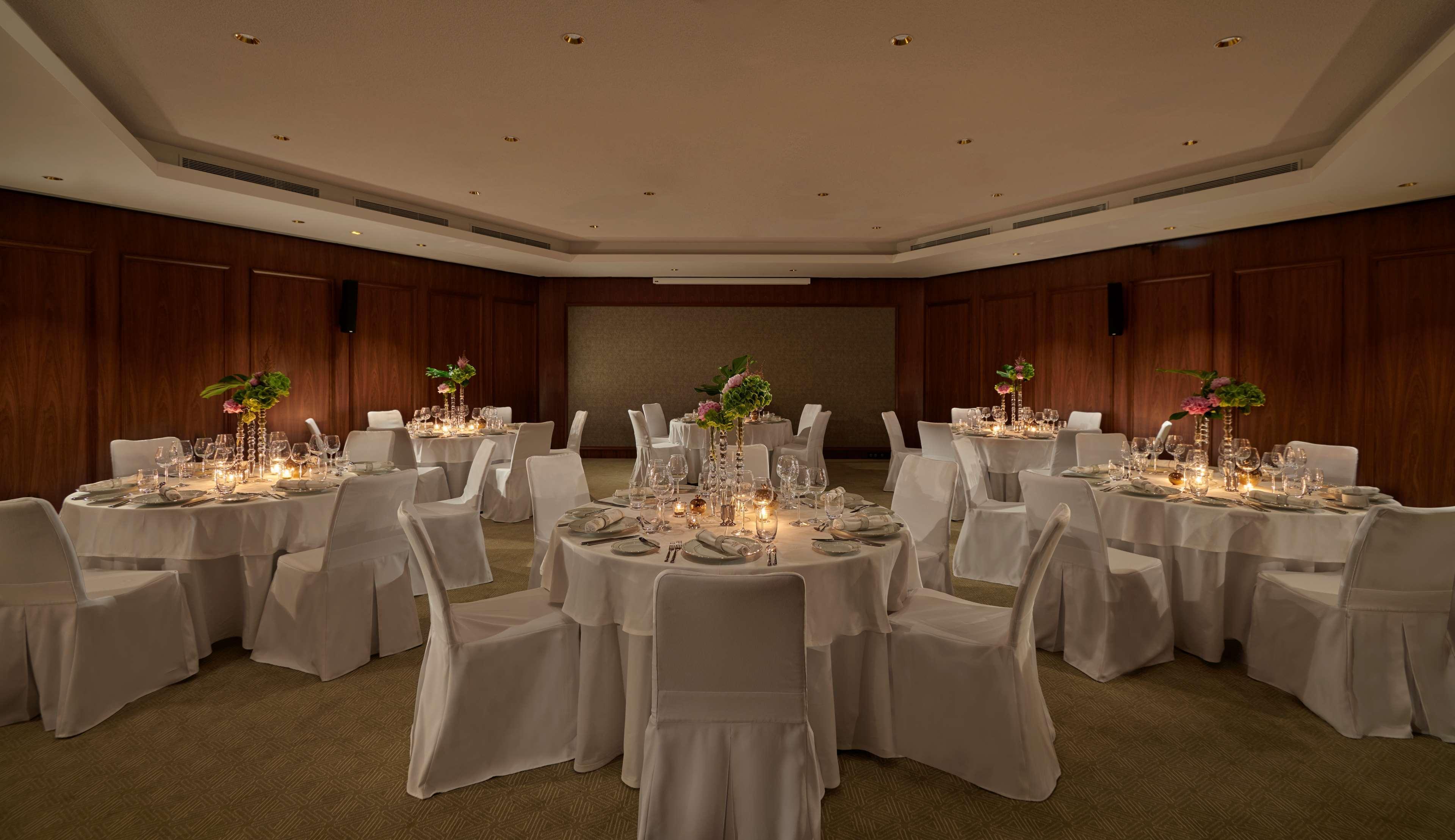 Parisi Udvar Budapest, Part Of Hyatt Hotel