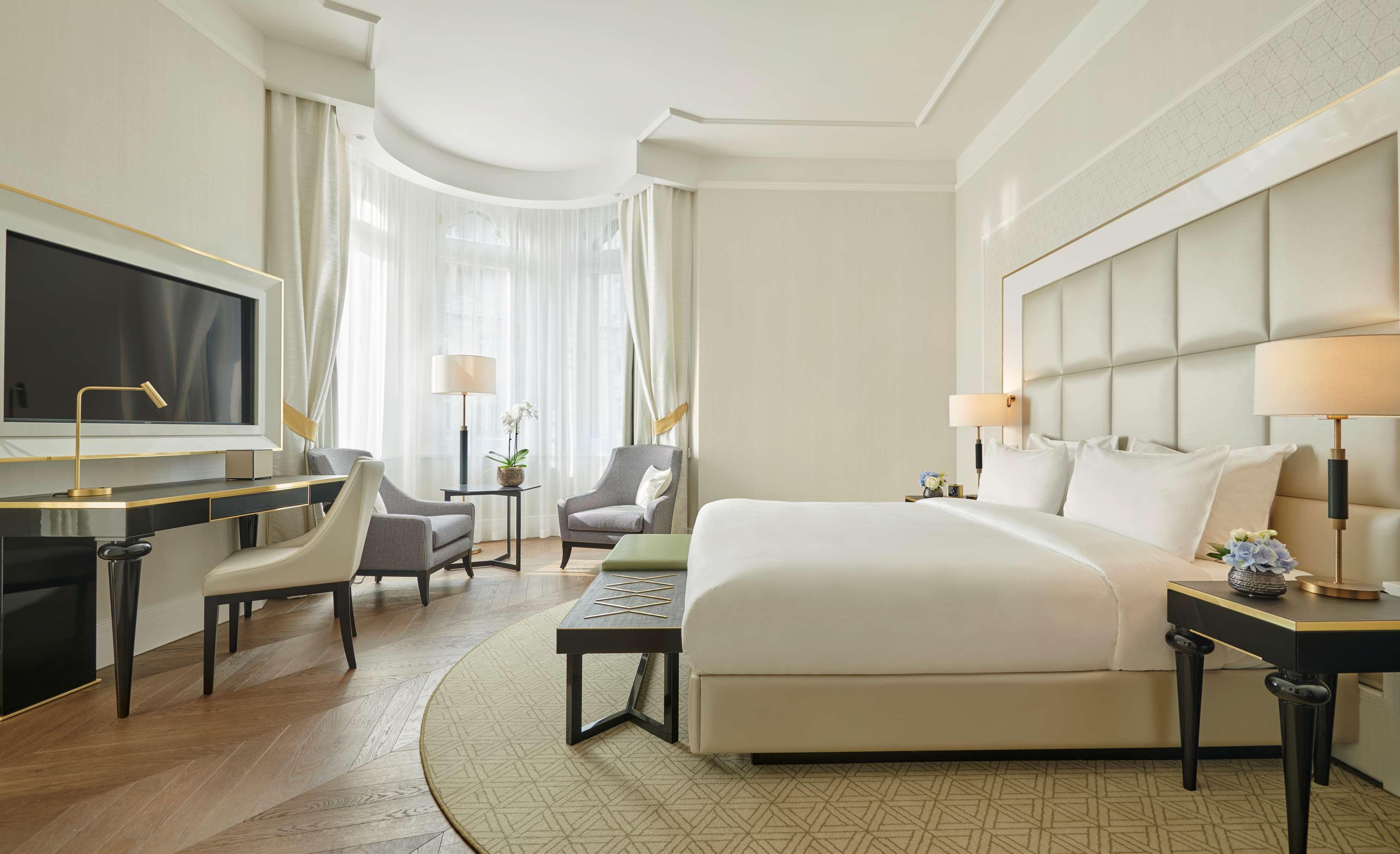 Parisi Udvar Budapest, Part Of Hyatt Budapest