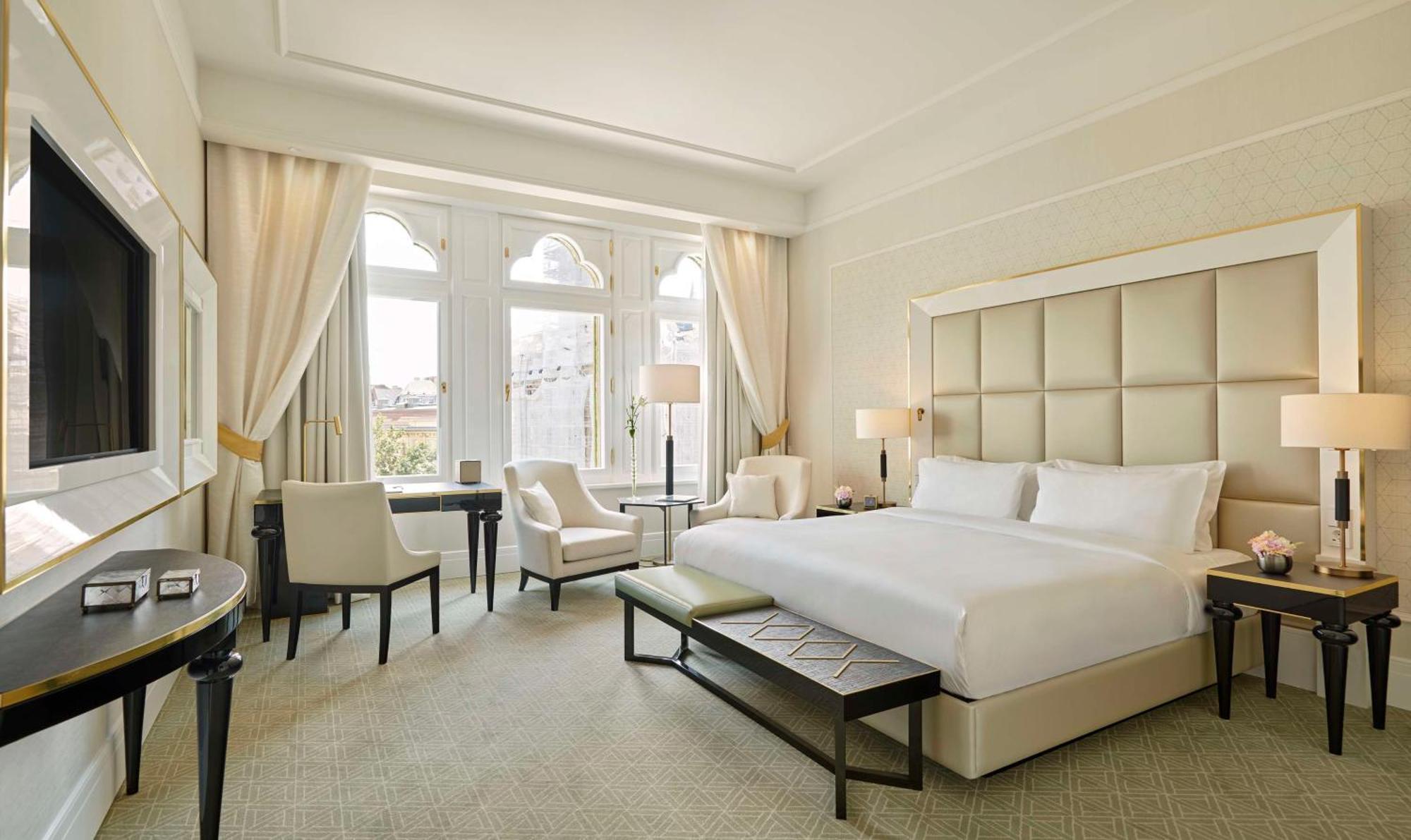 Parisi Udvar Budapest, Part Of Hyatt